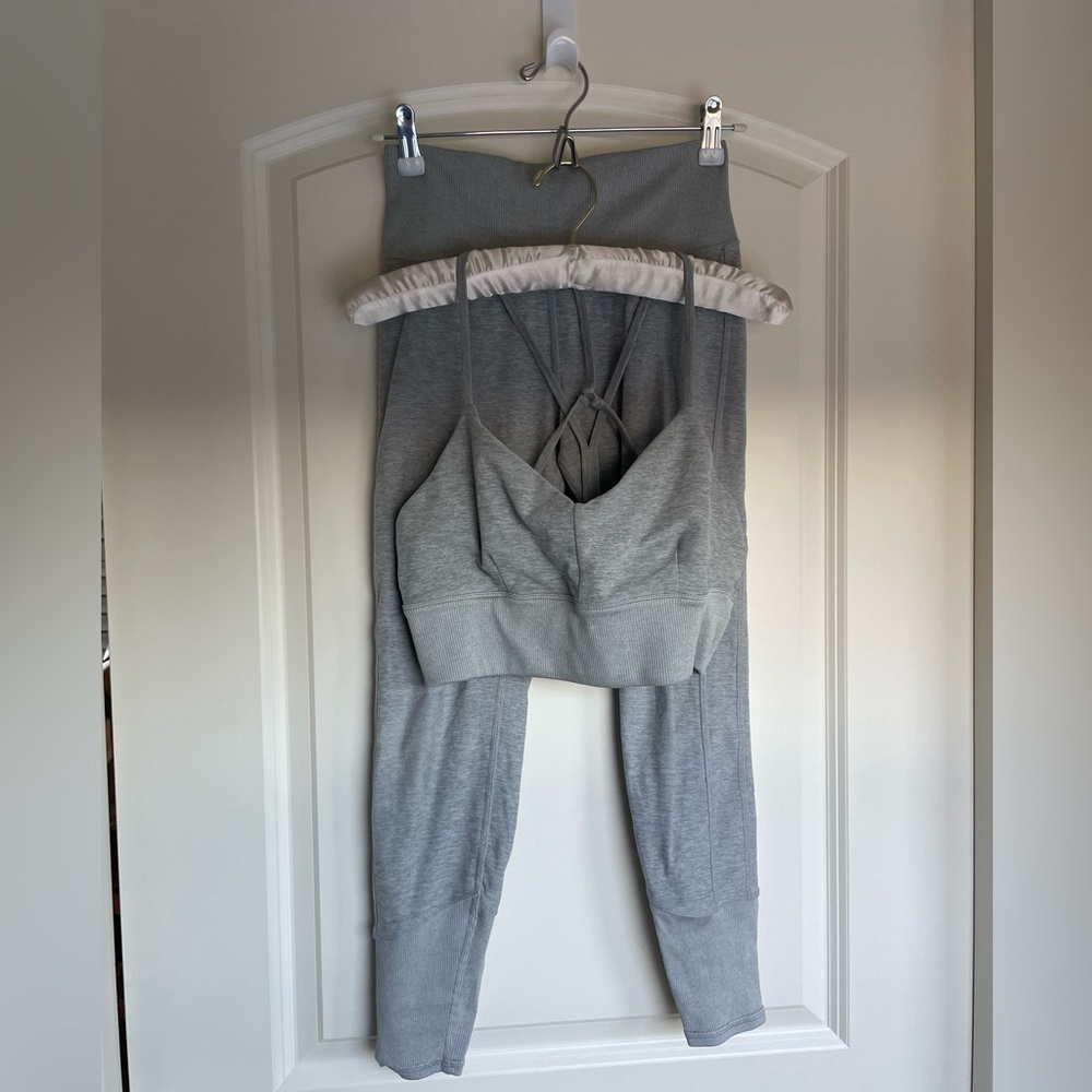 Alo workout set - light gray